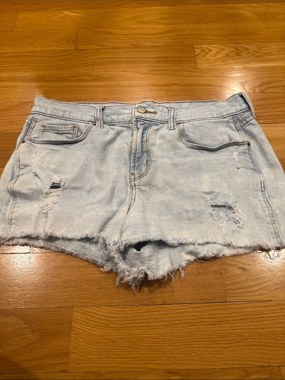 Old Navy boyfriend dristress raw hem light blue jeans size 8 .